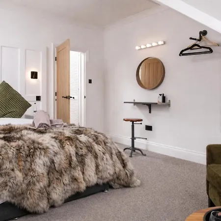 Brand New Stylish With Super King Bed In * Harrogate