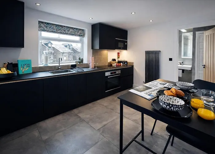 Lägenhet Brand New Stylish With Super King Bed In *